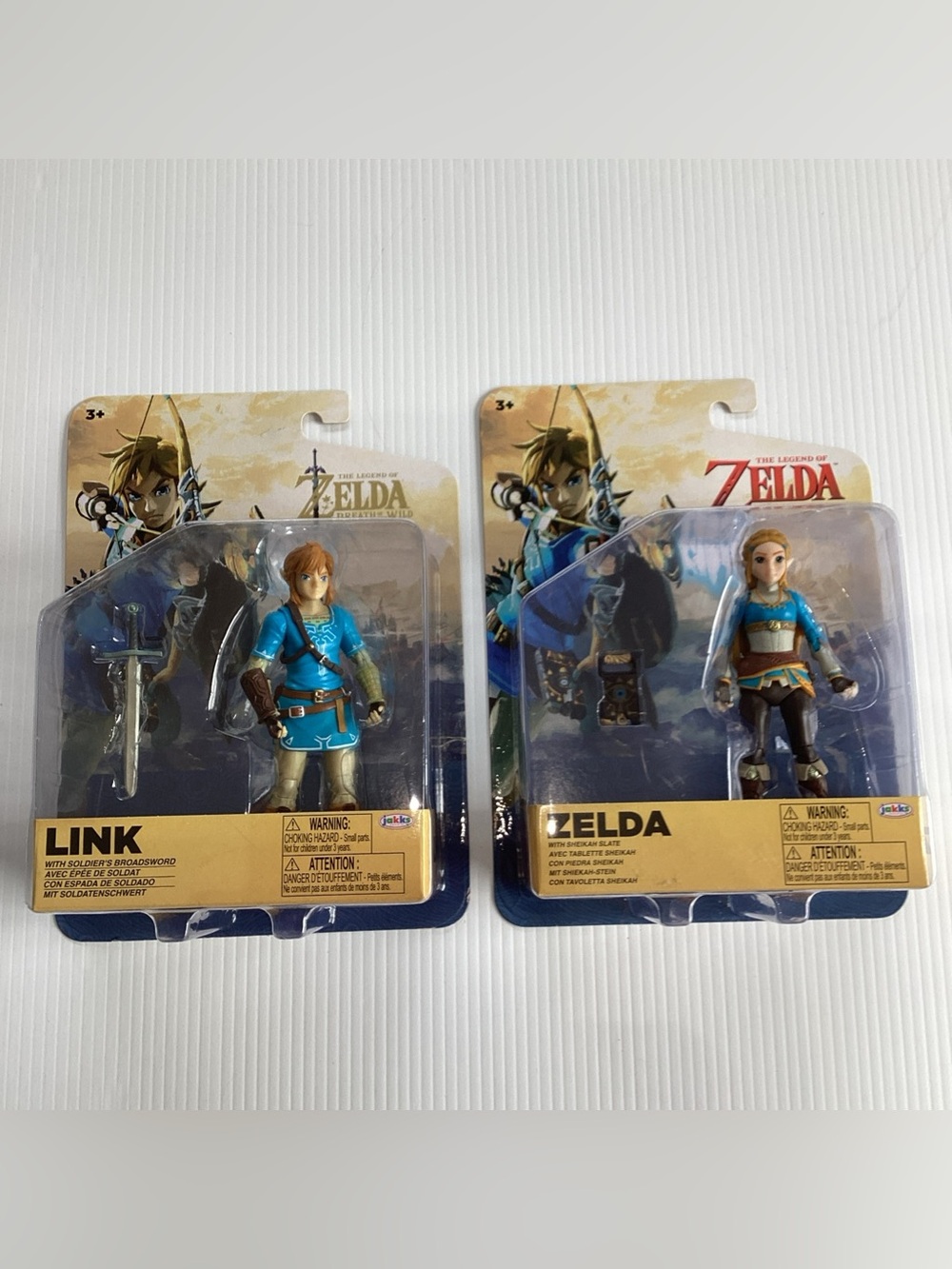 Legend Of Zelda Link With Master Sword And Shield and Zelda - Jakks Pacific